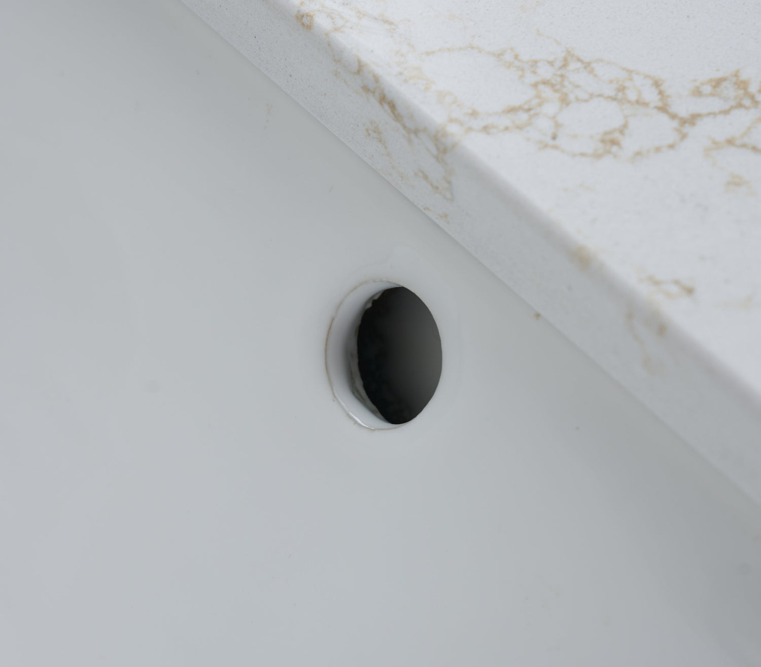 31x22 VALOR GOLD QUARTZ VANITY TOP