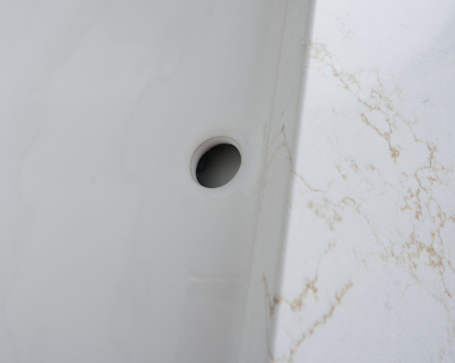 37x22 VALOR GOLD QUARTZ VANITY TOP