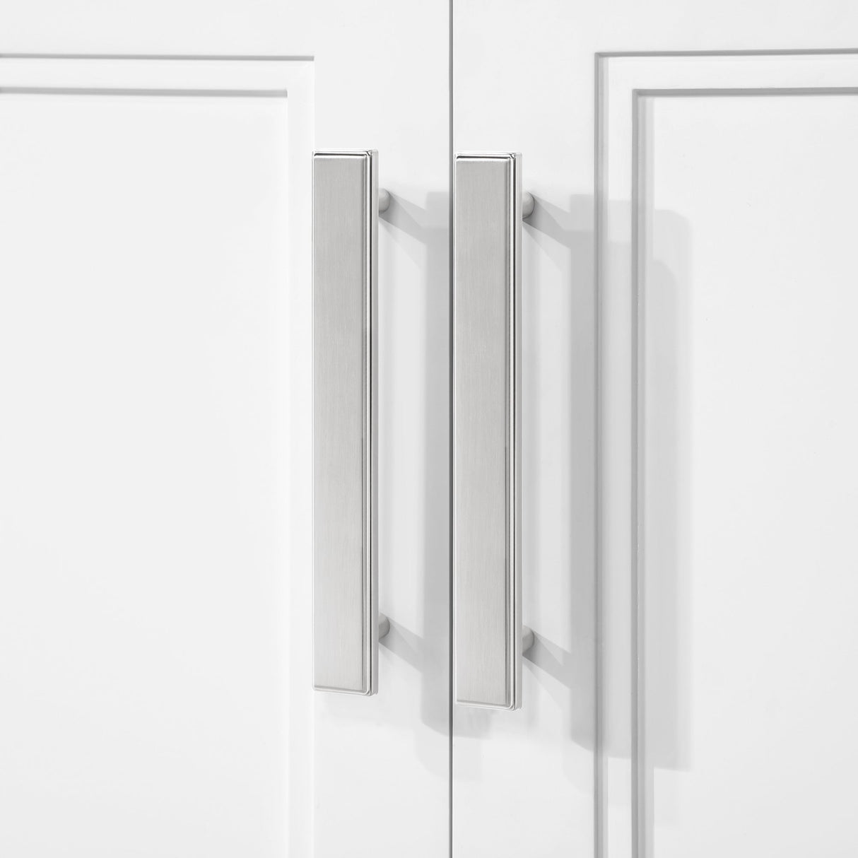 SCARLETT 42IN VANITY IN WHITE WITH WHITE QUARTZ TOP & CERAMIC BASIN