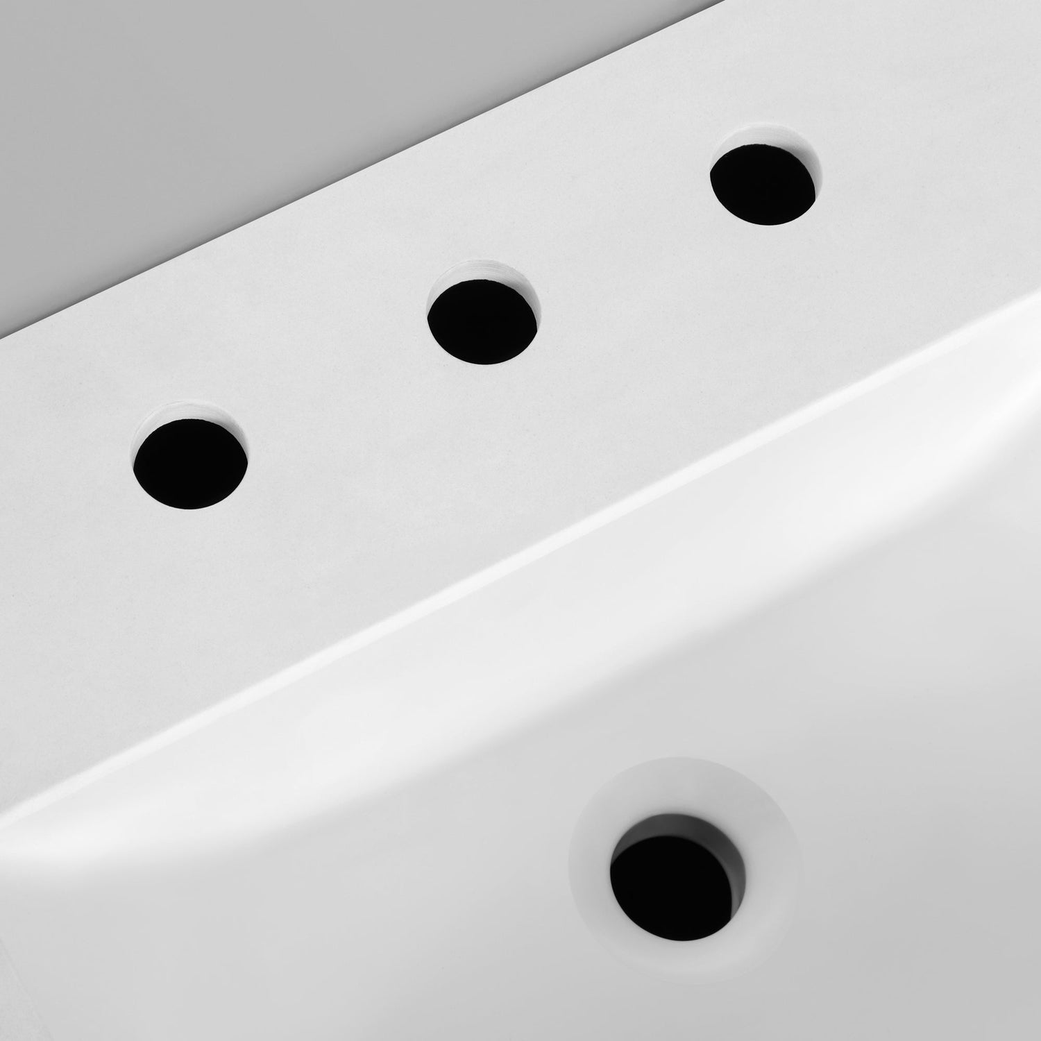 SCARLETT 36IN VANITY IN WHITE WITH WHITE QUARTZ TOP & CERAMIC BASIN