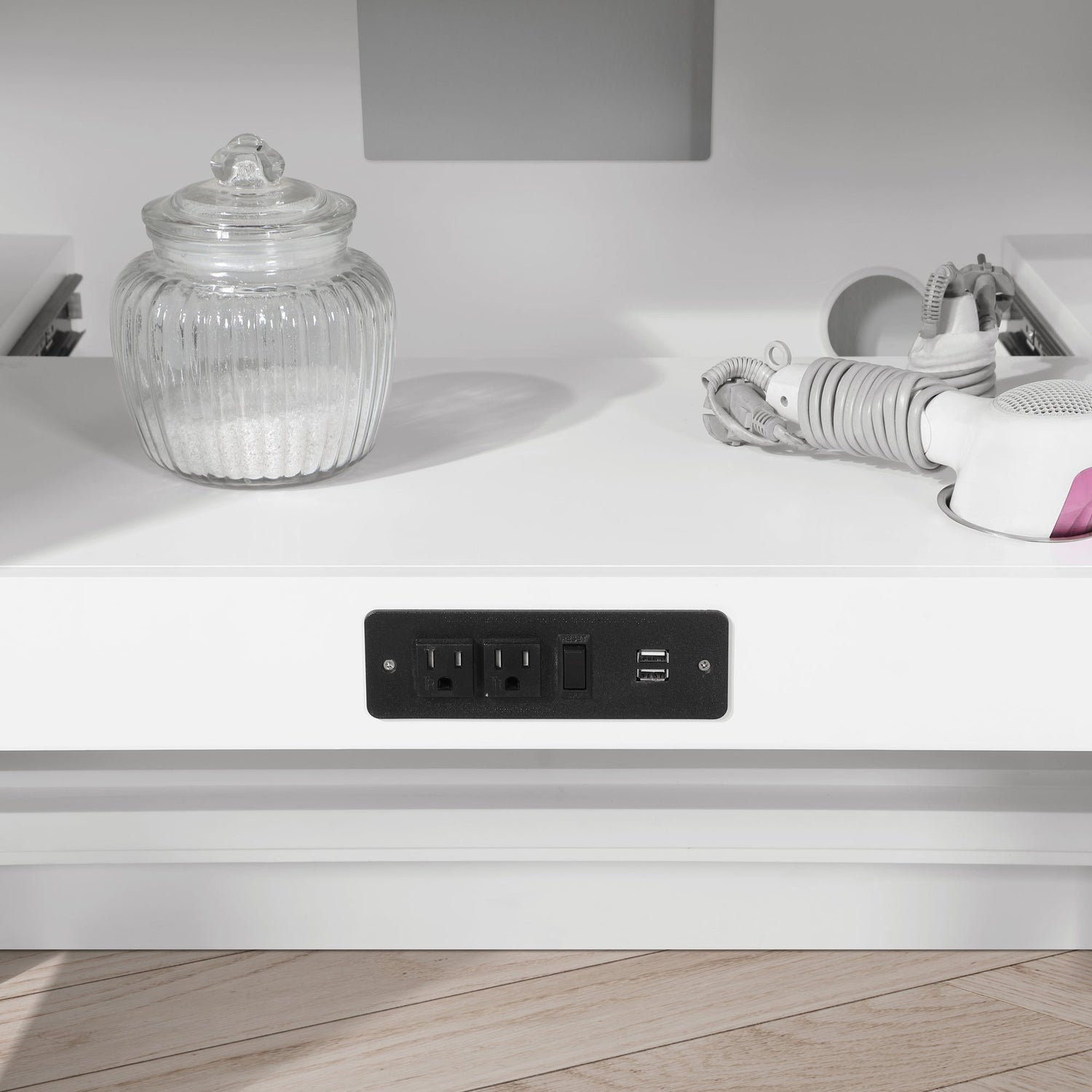 SCARLETT 36IN VANITY IN WHITE WITH WHITE QUARTZ TOP & CERAMIC BASIN