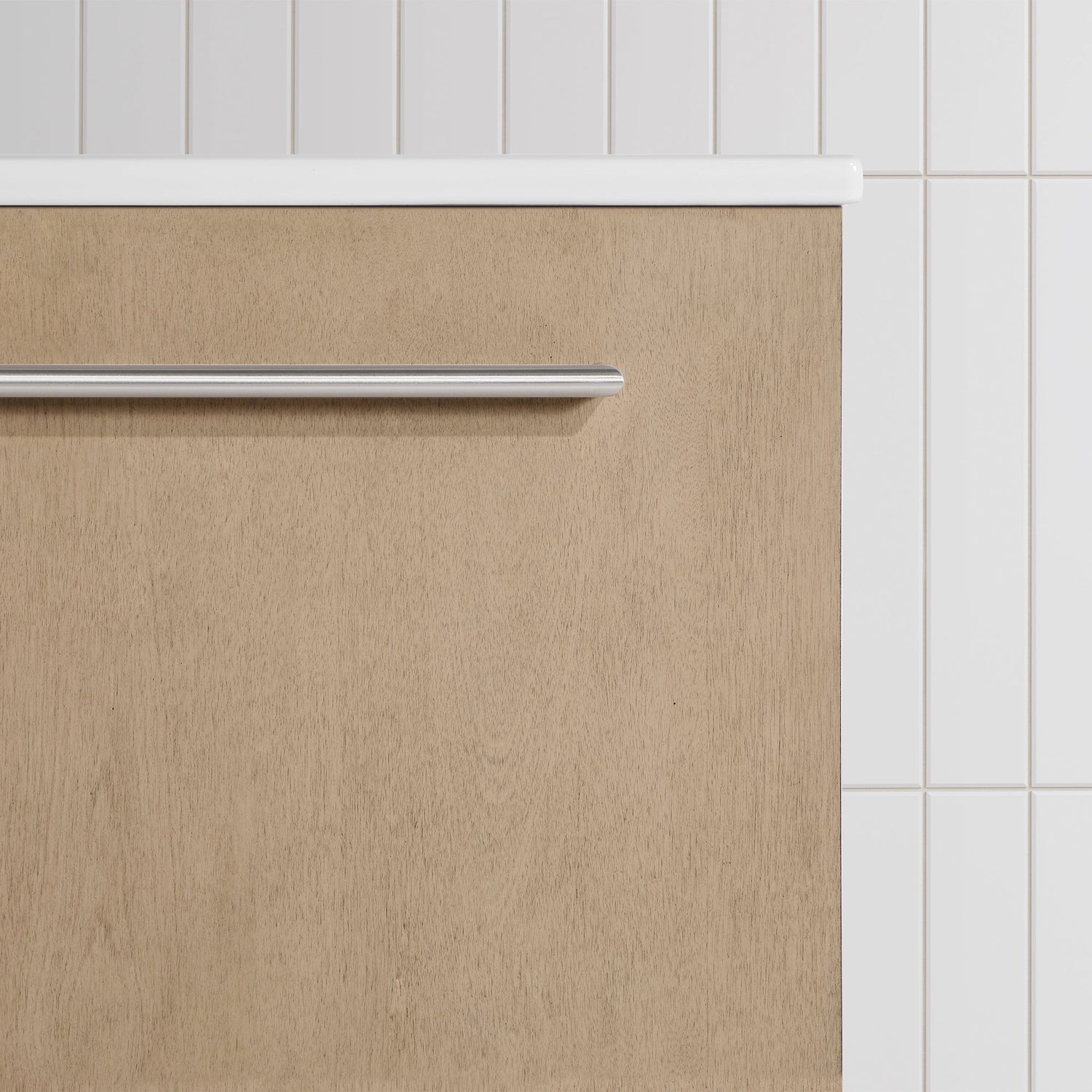 MILLS 18IN VANITY IN SAHARA BIRCH WITH A WHITE INTEGRATED CERAMIC BASIN