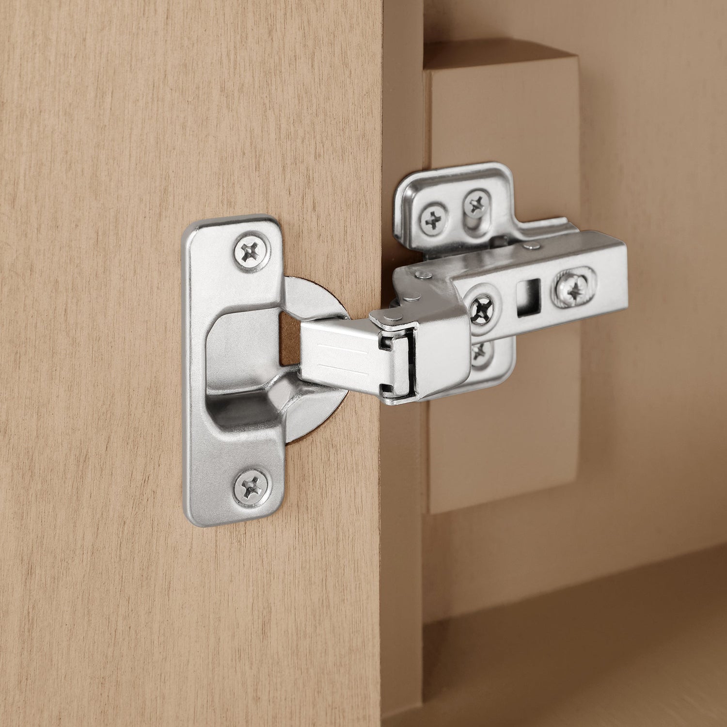 BANKS 30IN VANITY WITH SLAB DOOR IN SAHARA BIRCH WHITE QUARTZ TOP & CERAMIC BASIN