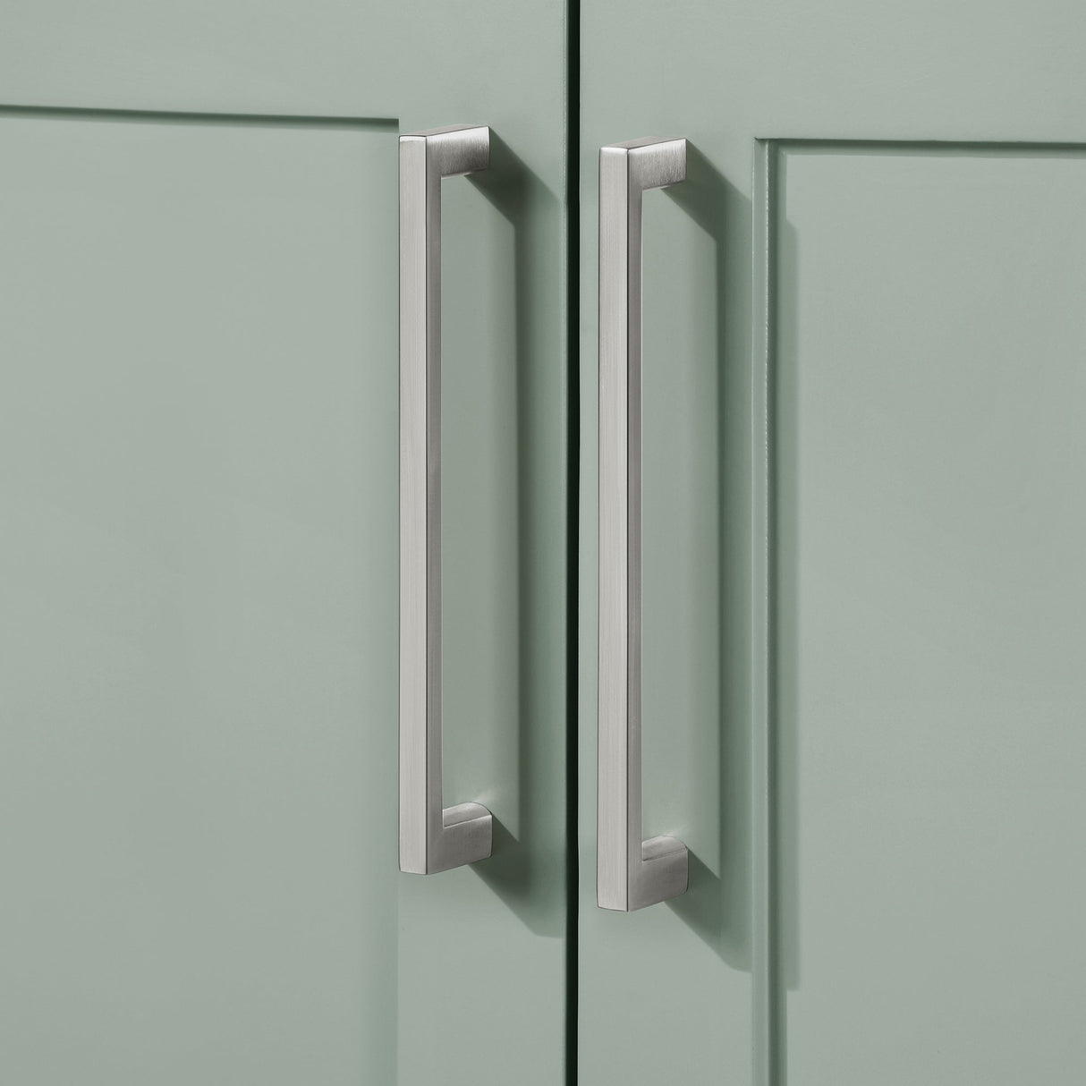 BANKS 42IN VANITY WITH SHAKER DOOR IN SAGE GREEN WHITE QUARTZ TOP & CERAMIC BASIN