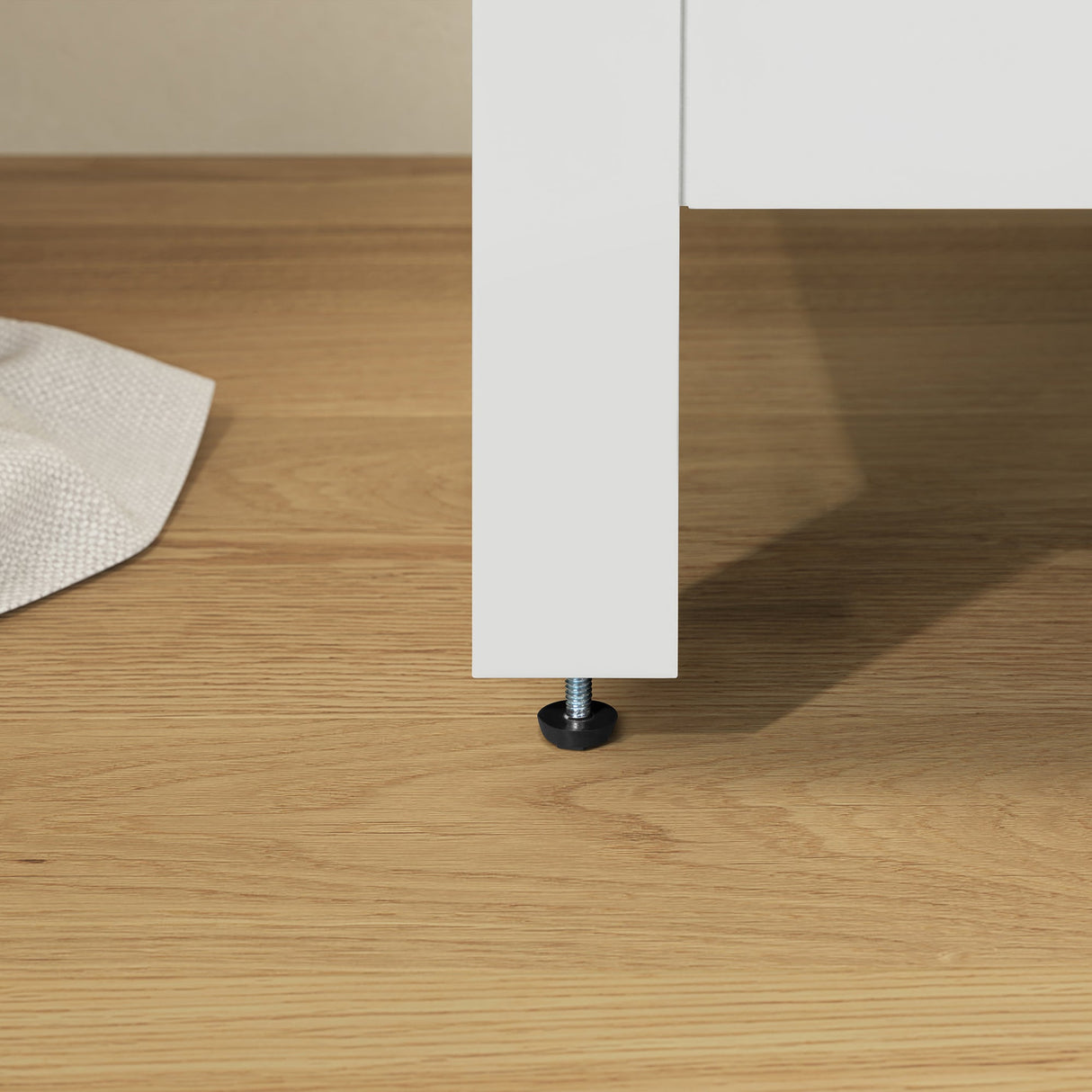 BANKS 30IN VANITY WITH SHAKER DOOR IN WHITE WITH WHITE QUARTZ TOP & CERAMIC BASIN