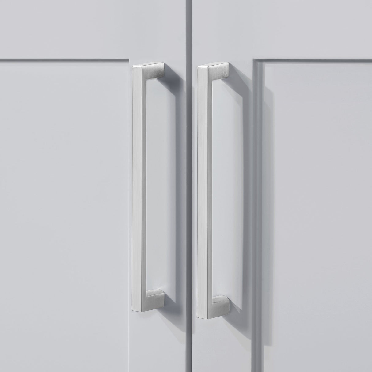 BANKS 36IN VANITY WITH SHAKER DOOR IN DOVE GREY WITH WHITE QUARTZ TOP & CERAMIC BASIN