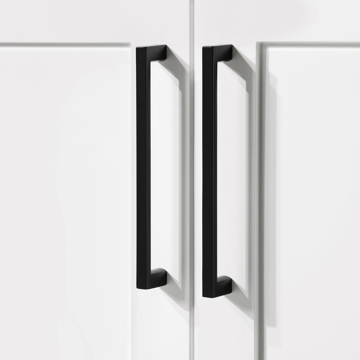 BANKS 36IN VANITY WITH SHAKER DOOR IN WHITE WITH WHITE QUARTZ TOP & CERAMIC BASIN