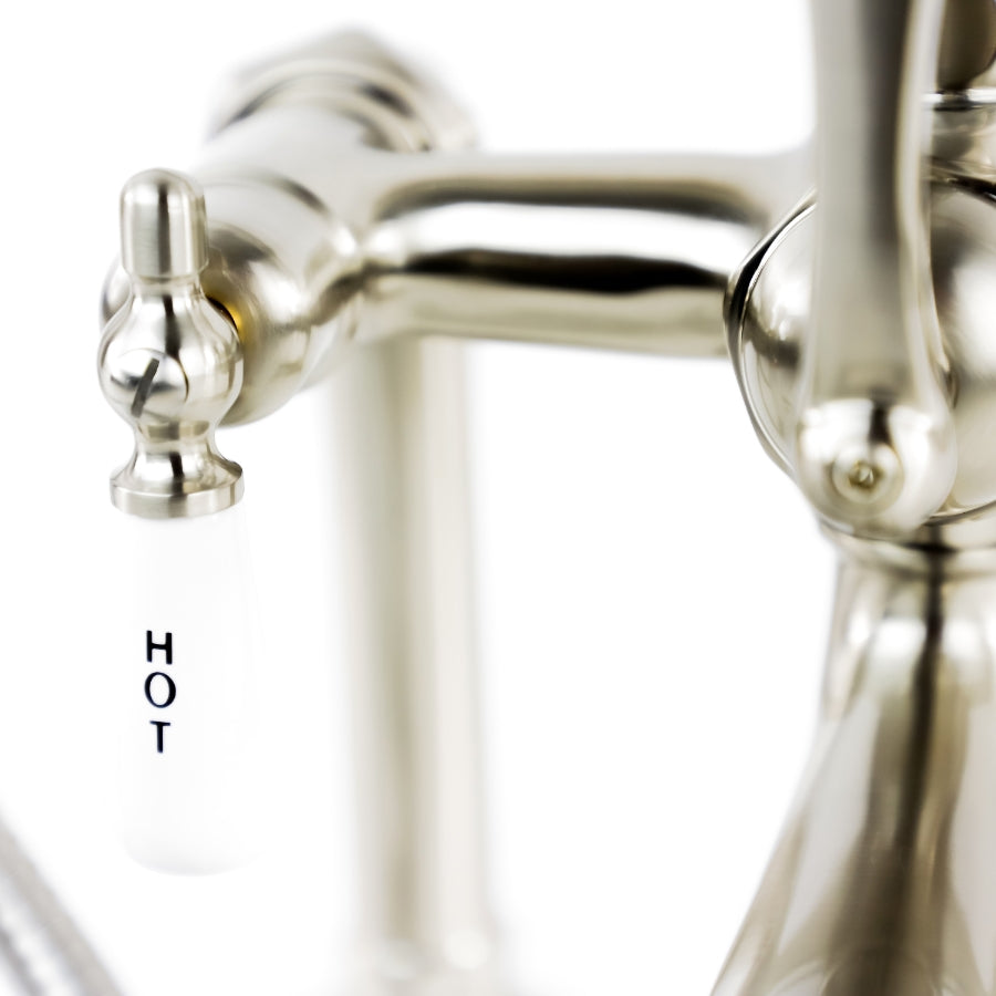 RIM-MOUNTED TUB FILLER W HANDSHOWER