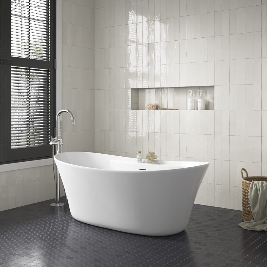 Avery 60 in. Freestanding Acrylic Tub