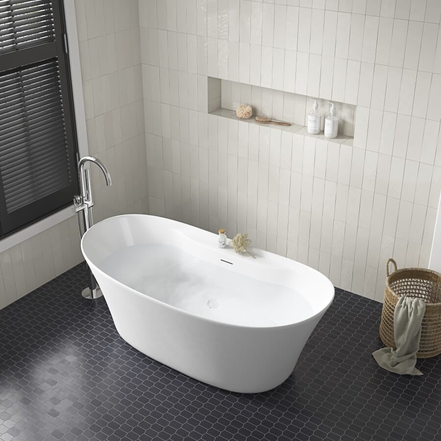 Avery 60 in. Freestanding Acrylic Tub