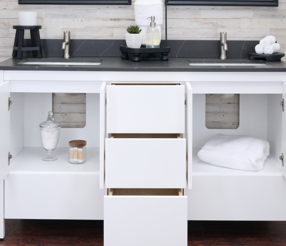 Hanleigh 60" Slab Door Bathroom Vanity