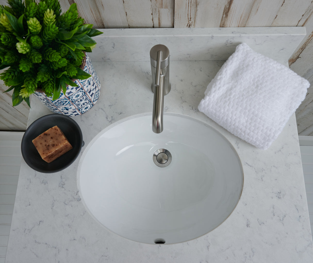 25" Single Oval Bowl Quartz Vanity Top