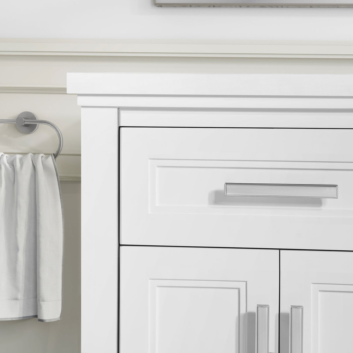 SCARLETT 60IN VANITY IN WHITE WITH WHITE QUARTZ TOP & CERAMIC BASIN