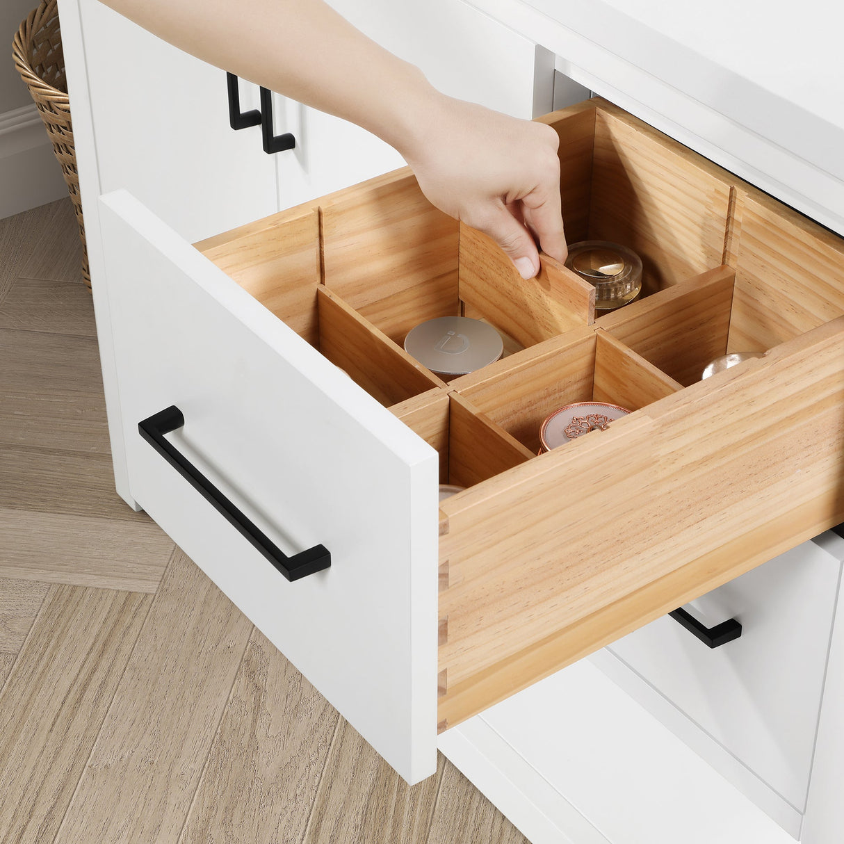 BANKS 42IN VANITY WITH SLAB DOOR IN WHITE WITH WHITE QUARTZ TOP & CERAMIC BASIN