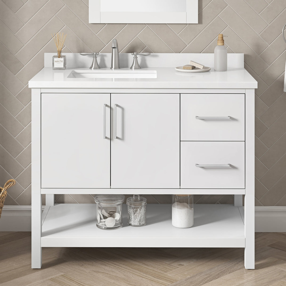 BANKS 42IN VANITY WITH SLAB DOOR IN WHITE WITH WHITE QUARTZ TOP & CERAMIC BASIN