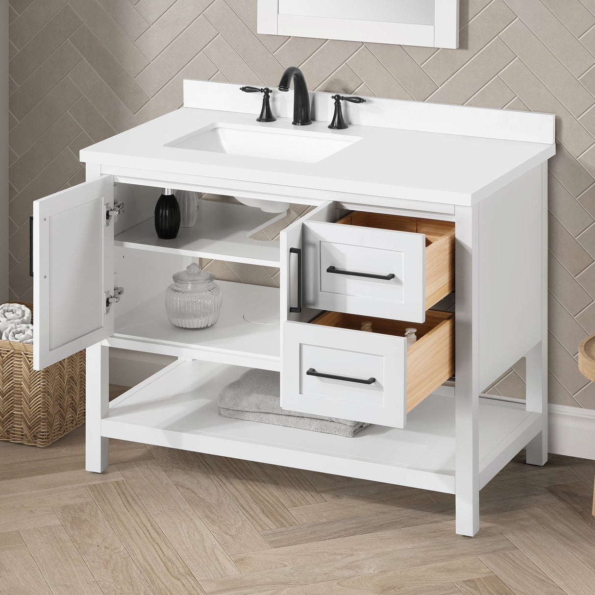 BANKS 42IN VANITY WITH SHAKER DOOR IN WHITE WITH WHITE QUARTZ TOP & CERAMIC BASIN