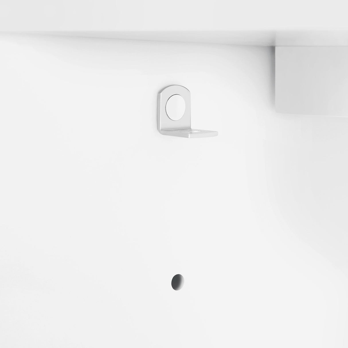 BANKS 30IN VANITY WITH SHAKER DOOR IN WHITE WITH WHITE QUARTZ TOP & CERAMIC BASIN