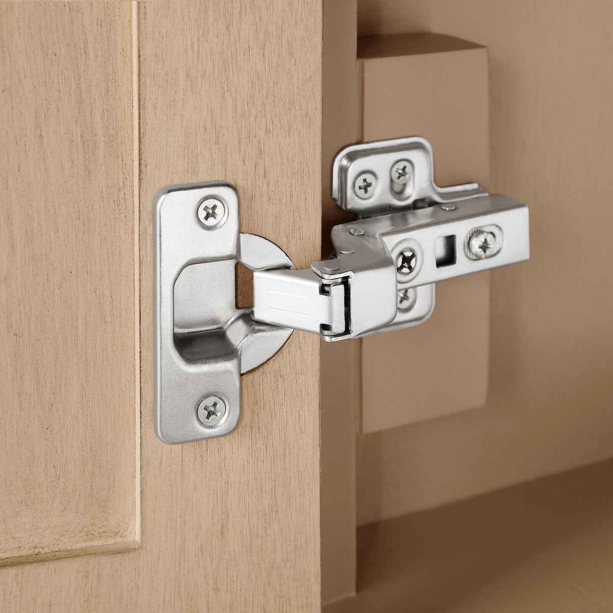 BANKS 36IN VANITY WITH SHAKER DOOR IN SAHARA BIRCH WHITE QUARTZ TOP & CERAMIC BASIN