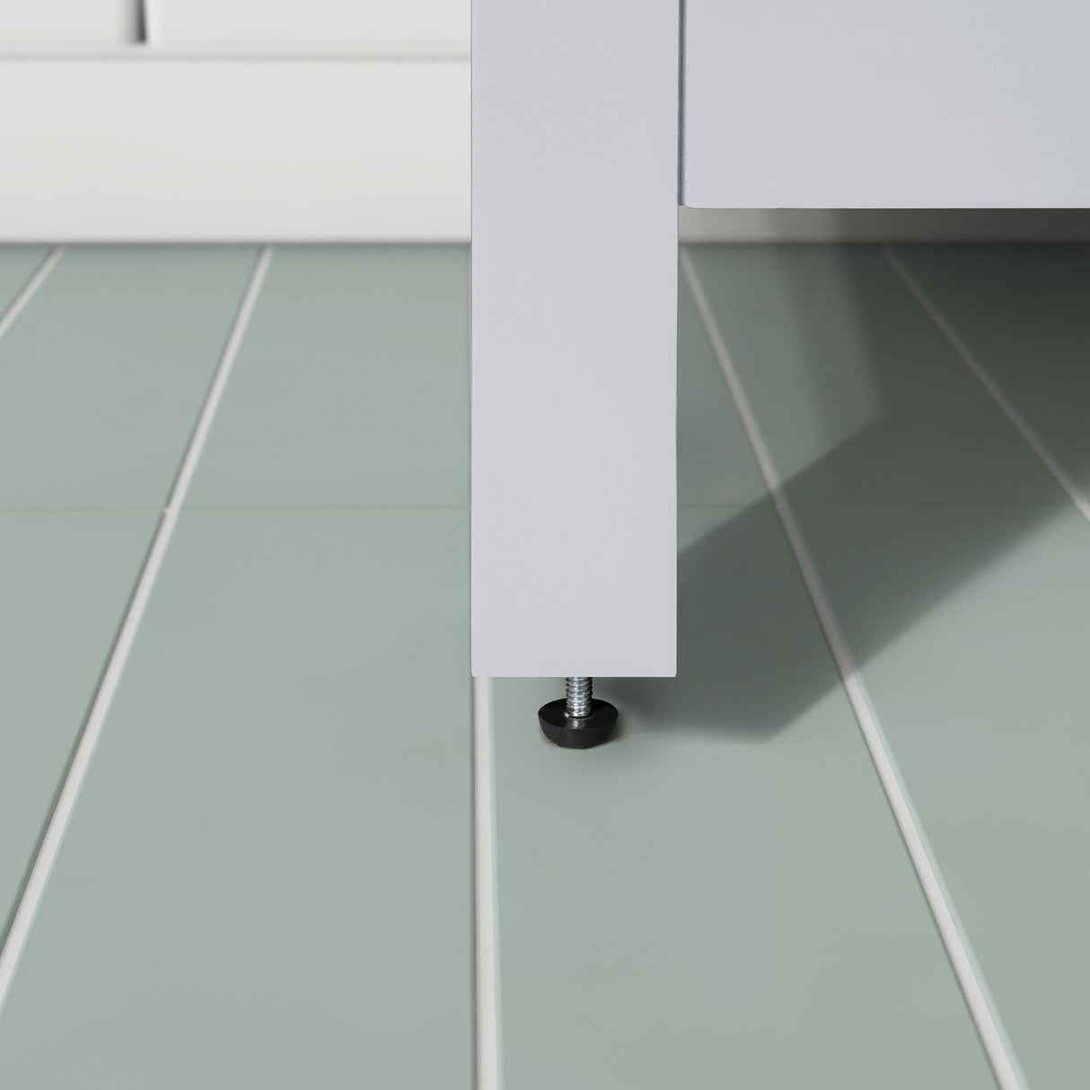 BANKS 30IN VANITY WITH SHAKER DOOR IN DOVE GREY WITH WHITE QUARTZ TOP & CERAMIC BASIN